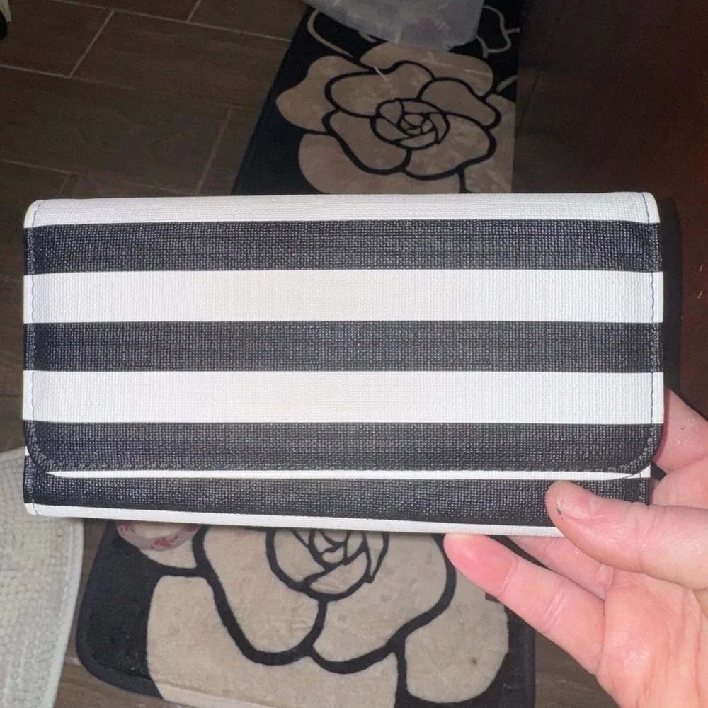 Kut from the Kloth Slim Striped Trifold Wallet Black/White  | Size: 7.5